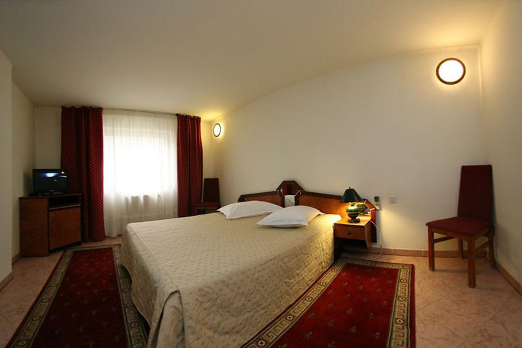 Euro Hotel 3*